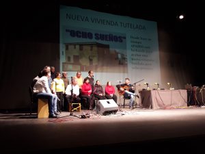 Actuación del Coro de Campanilleros del Centro Ocupacional El Cristo Roto en el teatro municipal de Valverde del Camino